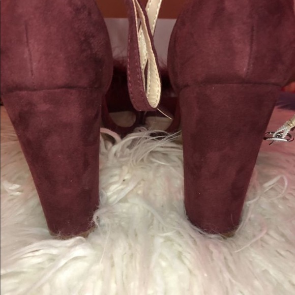 Heels - Picture 6 of 7